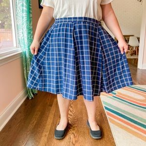 Blue and white grid pattern midi skirt